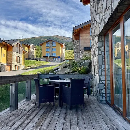 Breza - Jasna Centrum, Ski-in & Ski-out, Free Parking, Chopok View